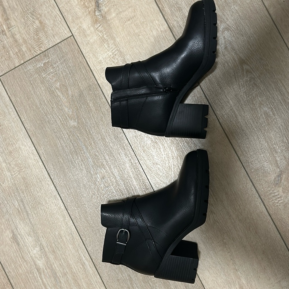 Naturalizer Black Ankle Boots